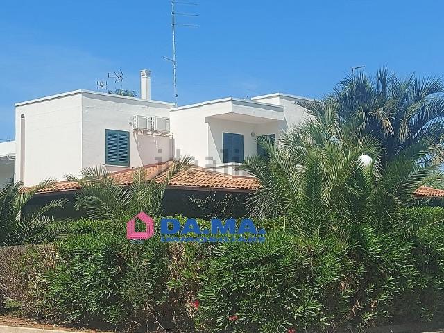 Villetta bifamiliare in vendita di 90 m² in Via Tramonti, 1