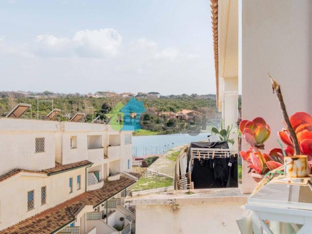 Villetta bifamiliare in vendita di 90 m² in Viale di Focene, 485