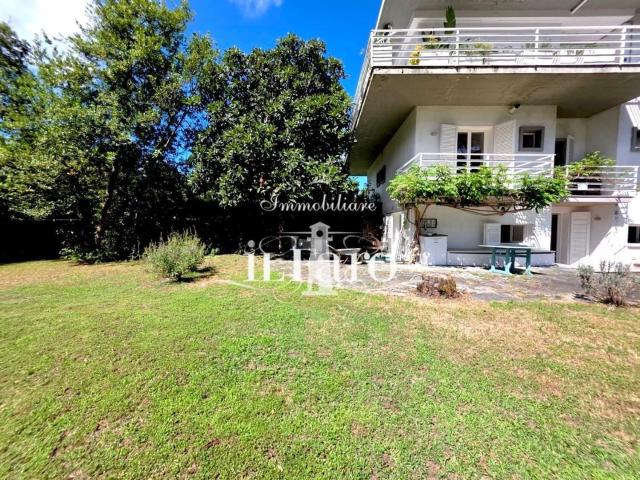 Villetta bifamiliare in vendita di 90 m² in Viale Europa, 7