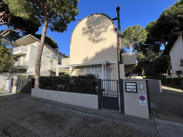 Villetta bifamiliare in vendita di 90 m² in Viale Filippo Corridoni