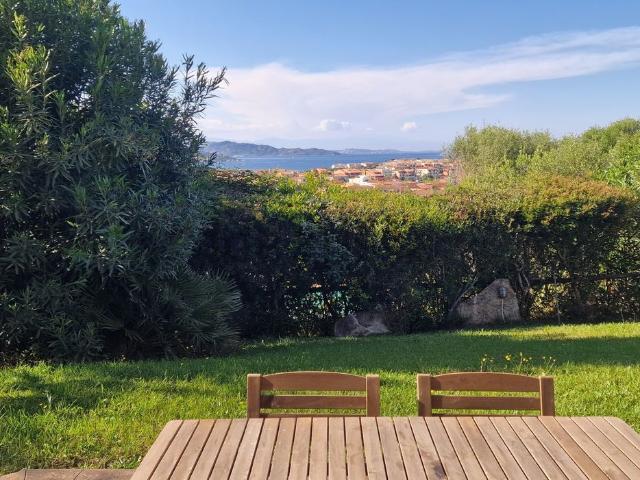 Villetta bifamiliare in vendita di 91 m² in Via dei Ginepri