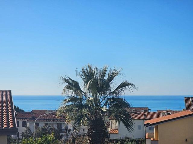 Villetta bifamiliare in vendita di 92 m² in Viale Caravaggio, 42