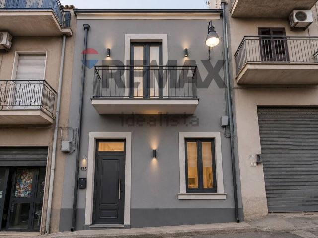 Villetta bifamiliare in vendita di 93 m² in Via Milazzo, 185