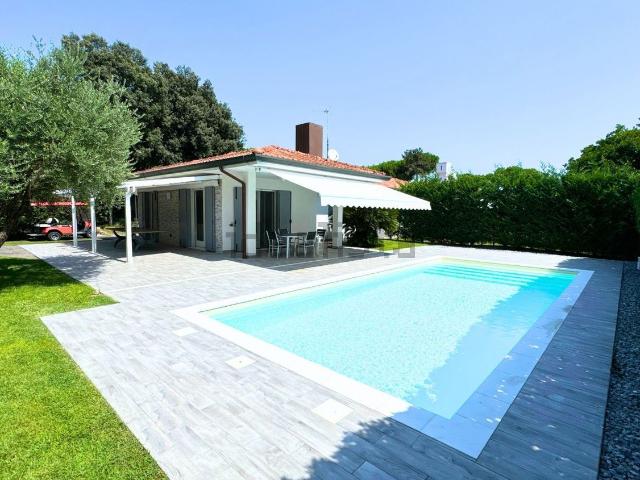 Villetta bifamiliare in vendita di 93 m² in Via Nona Est, 2