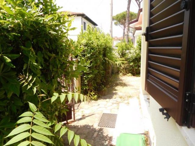 Villetta bifamiliare in affitto a Cinquale Montignoso 85 mq Rif: 1331100