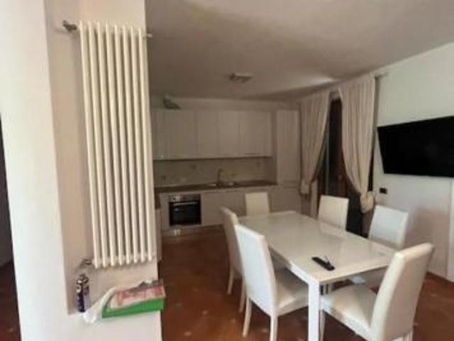 Villetta bifamiliare in affitto a Sarzana 150 mq Rif: 1315695