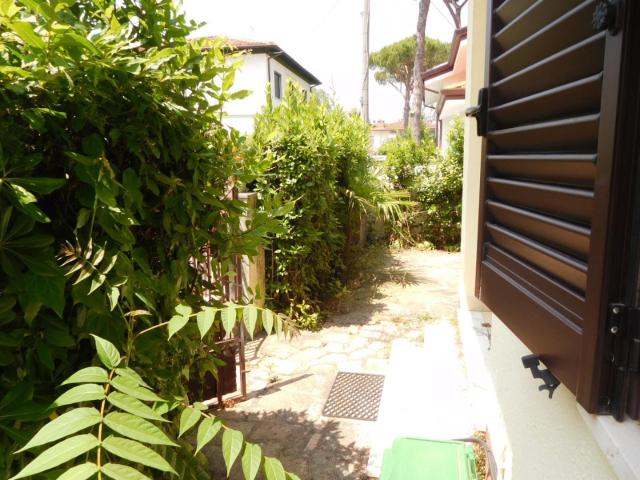 Villetta bifamiliare in affitto Cinquale, Montignoso