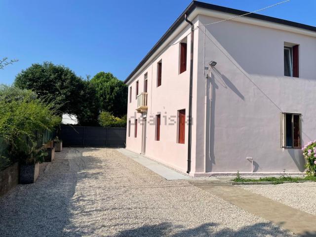 Villetta bifamiliare in affitto di 140 m² in Via Roma