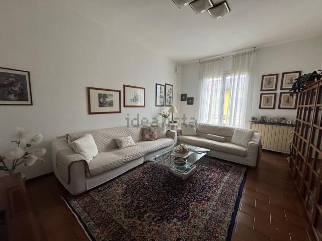 Villetta bifamiliare in affitto di 145 m² in Via Pianengo