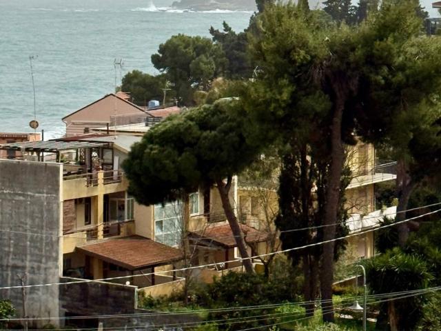 Villetta bifamiliare in affitto di 154 m² in Via Capomulini, 16