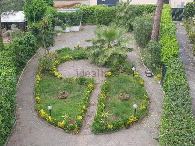Villetta bifamiliare in affitto di 180 m² in Via Forte dei Marmi