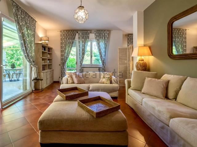 Villetta bifamiliare in affitto di 185 m²