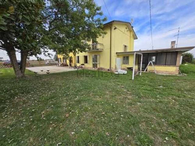 Villetta bifamiliare in affitto di 189 m² in Via Corno, 40