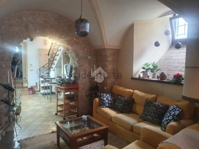 Villetta bifamiliare in affitto di 110 m² in Via Tor di Lotte, 21