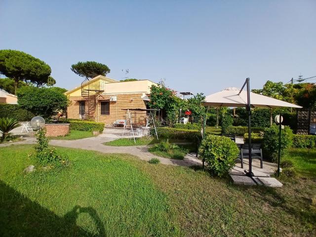 Villetta bifamiliare in affitto di 120 m² in Via Terracina, 102
