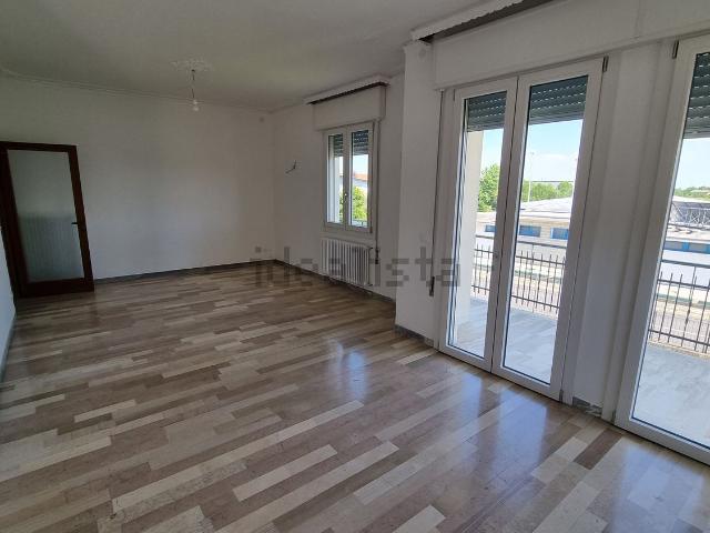 Villetta bifamiliare in affitto di 120 m² in Via Monticano