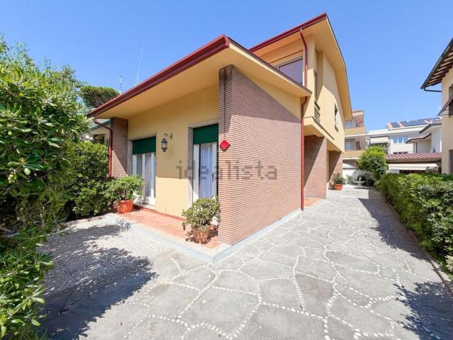 Villetta bifamiliare in affitto di 130 m² in Via Carlo Pisacane