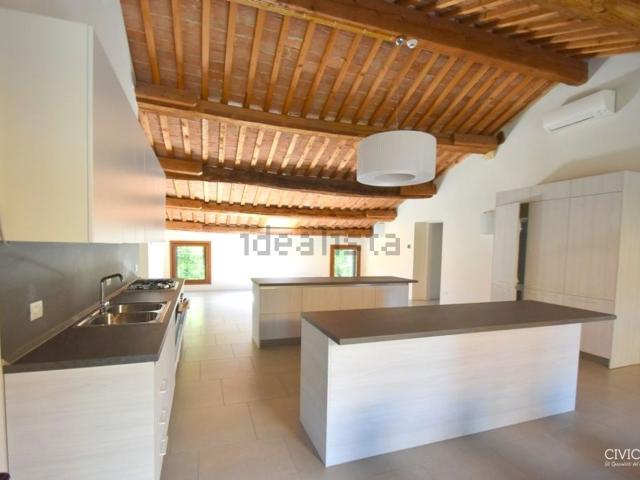 Villetta bifamiliare in affitto di 250 m² in Via Giuseppe Garibaldi, 16