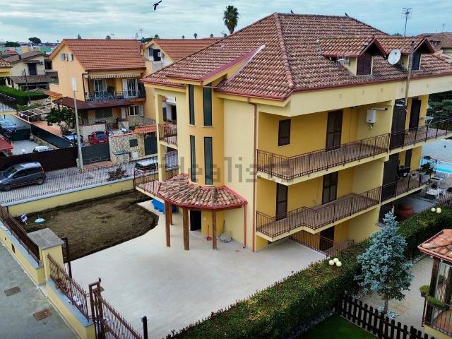 Villetta bifamiliare in affitto di 260 m² in Via Ripuaria, 155
