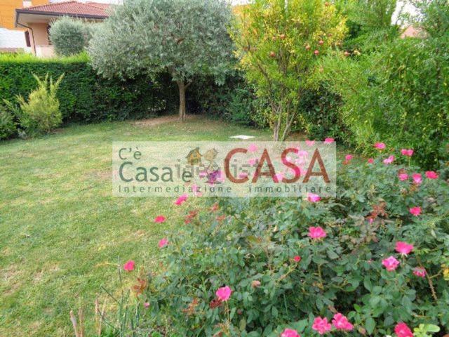 Villetta bifamiliare in affitto di 200 m²