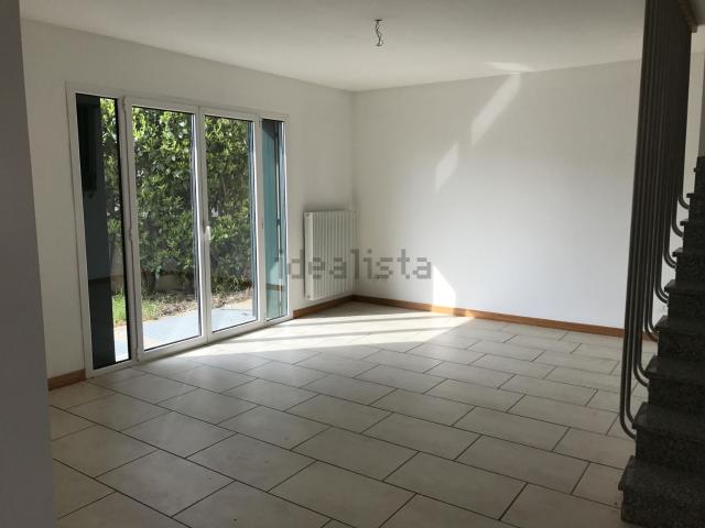 Villetta bifamiliare in affitto di 220 m² in Via Molin Nuovo