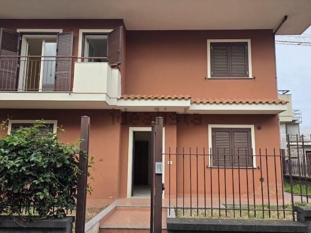 Villetta bifamiliare in affitto di 300 m² in Strada 80