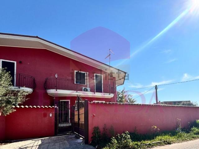 Villetta bifamiliare in affitto di 55 m² in Via Gaeta