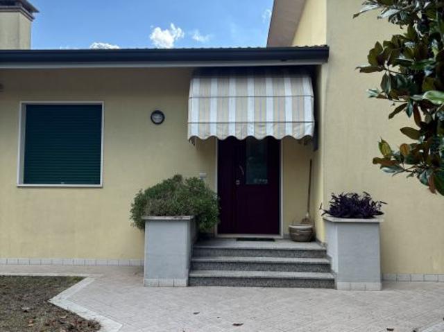 Villetta con giardino