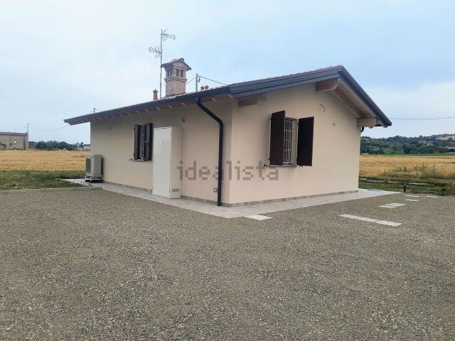 Villetta indipendente in affitto di 55 m² in Via Nuova Estense