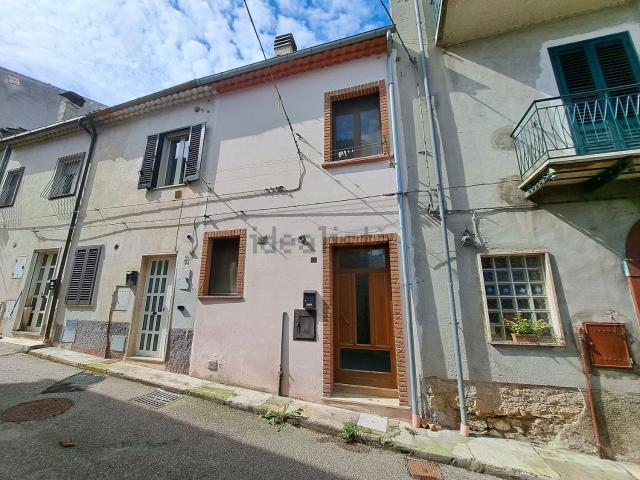 Villetta indipendente in affitto di 85 m² in Via Conte Ugone