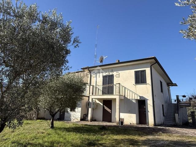 Villetta indipendente in affitto di 114 m² in Via Colle Cimento