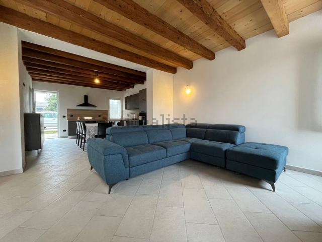 Villetta indipendente in affitto di 122 m² in Via Piave