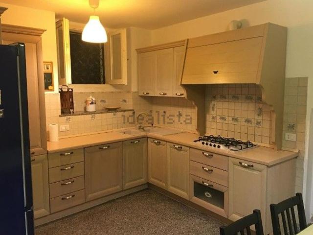 Villetta indipendente in affitto di 138 m² in Via Giacomo Leopardi