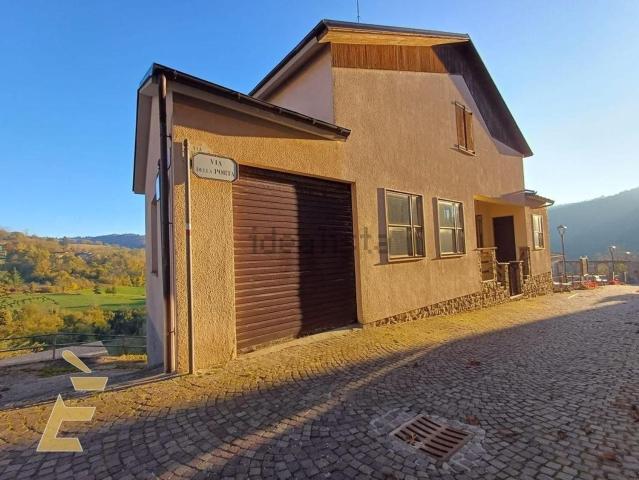 Villetta indipendente in affitto di 160 m² in Via della Porta, 5