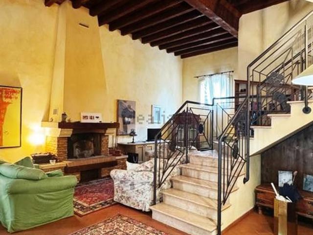 Villetta indipendente in affitto di 180 m² in Via Frasbalda