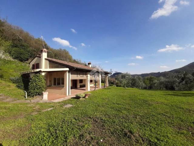 Villetta indipendente in affitto di 200 m² in Via Cicogna Pirio