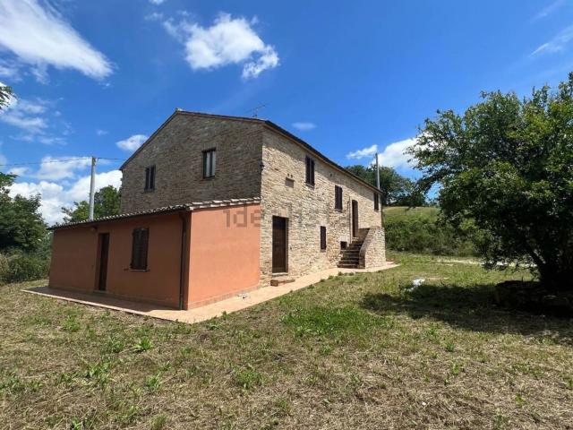 Villetta indipendente in affitto di 200 m² in Via Madonna di Loreto