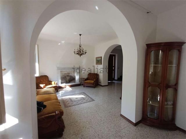 Villetta indipendente in affitto di 230 m²