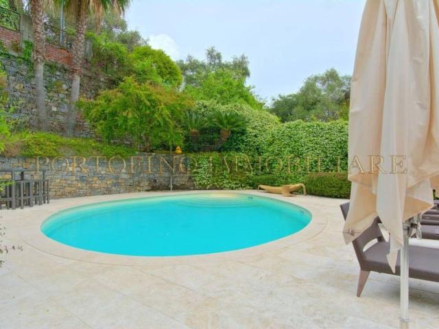 Villetta indipendente in affitto di 235 m² in Viale Andrea Doria
