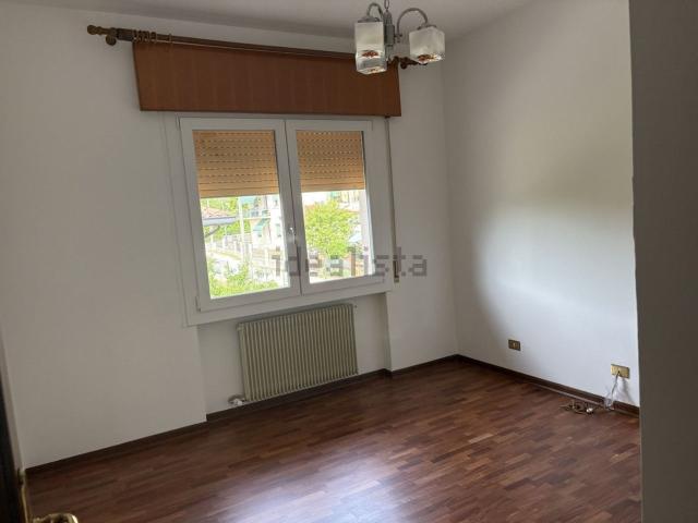 Villetta indipendente in affitto di 240 m² in Via Monte Pelmo, 2