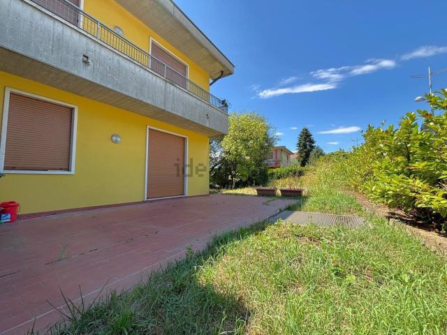 Villetta indipendente in affitto di 250 m² in Via Marche