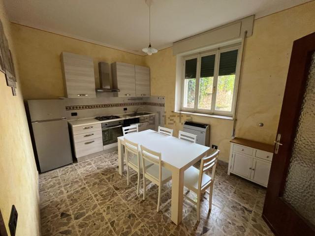 Villetta indipendente in affitto di 288 m² in Via Guglielmo Marconi