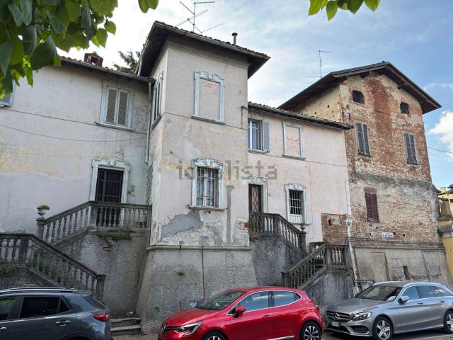 Villetta indipendente in affitto di 350 m² in Piazza G. Garibaldi, 1