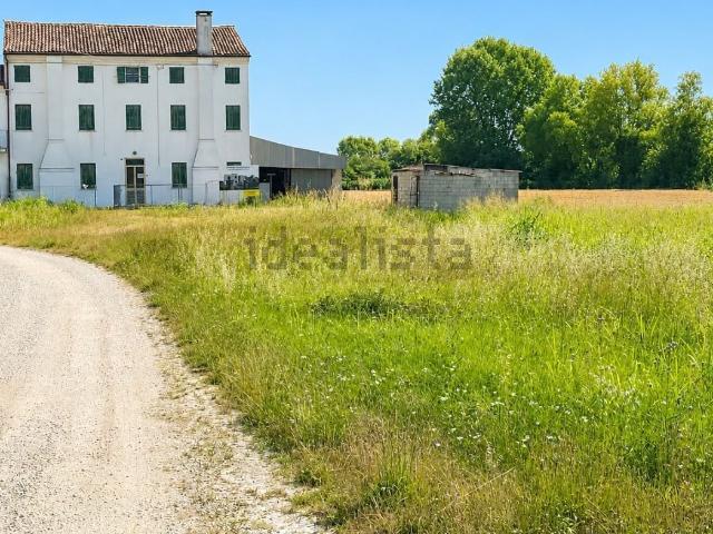Villetta indipendente in vendita di 400 m² in Via Cà Megliadino