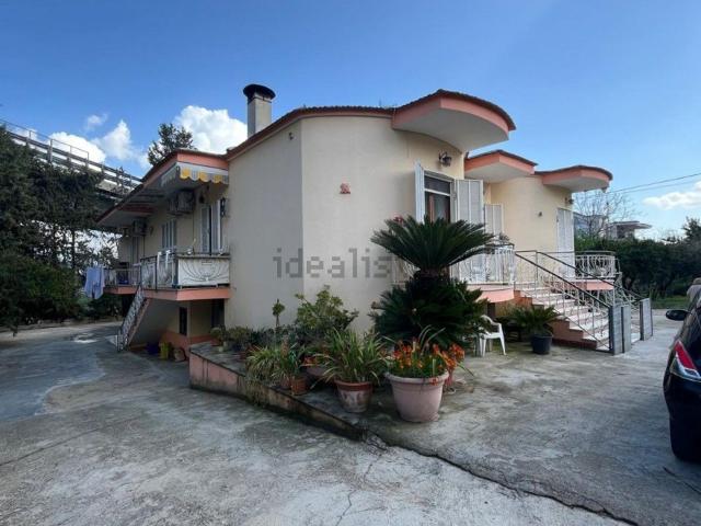 Villetta indipendente in vendita di 400 m² in Via Cacciabella, 12