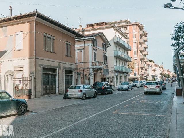 Villetta indipendente in vendita di 400 m² in Via Cesare Battisti