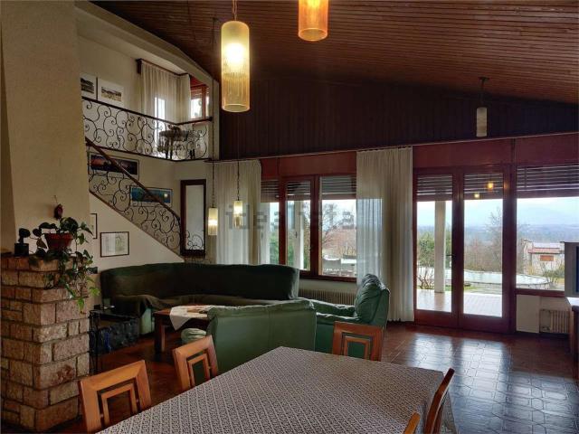 Villetta indipendente in vendita di 400 m² in Via Cesare Battisti