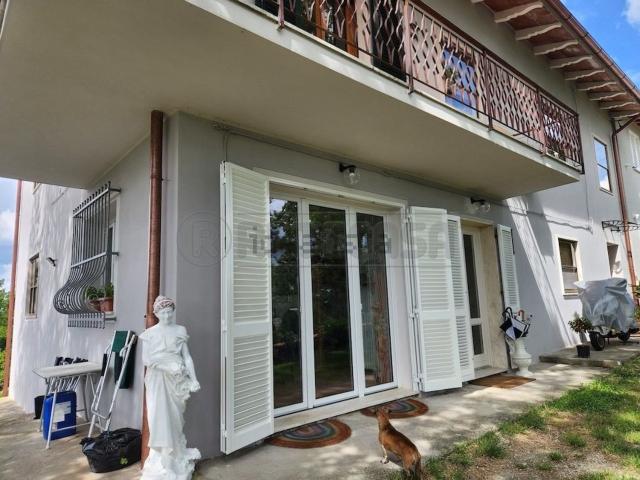 Villetta indipendente in vendita di 400 m² in Via Crinale, 6
