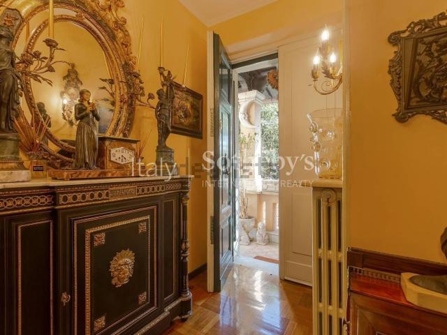 Villetta indipendente in vendita di 400 m² in Via Adamello