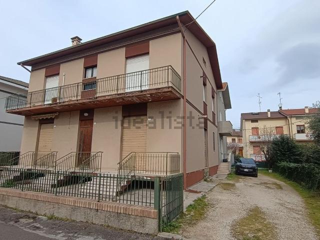 Villetta indipendente in vendita di 400 m² in Via Bezzecca